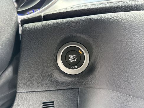 New 2026 Chrysler Pacifica Select image 18