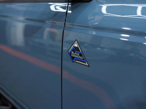 Used 2023 Ford Bronco Black Diamond w/ Sasquatch Package image 5