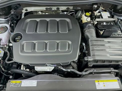 New 2026 Volkswagen Tiguan SE FWD image 32