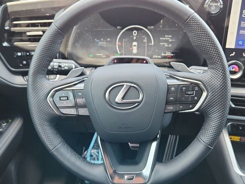 Used 2026 Lexus TX 500h AWD w/ Technology Package image 9