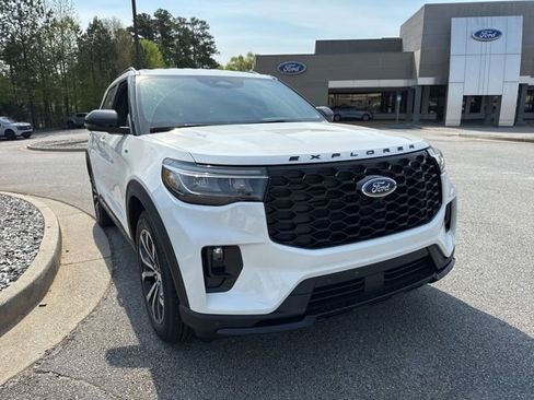 New 2026 Ford Explorer ST-Line image 3