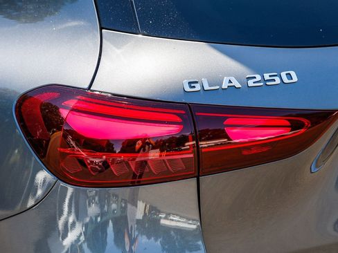 New 2026 Mercedes-Benz GLA 250 4MATIC image 8