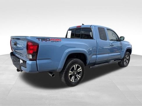Used 2019 Toyota Tacoma TRD Sport AWD/4WD image 7