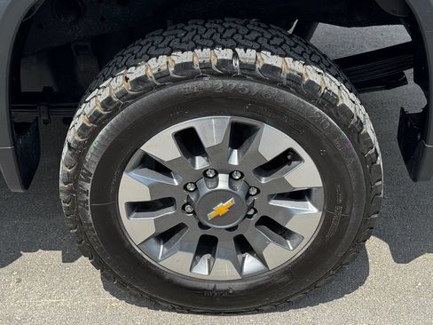 Used 2022 Chevrolet Silverado 2500 Custom w/ Custom Value Package AWD/4WD image 42