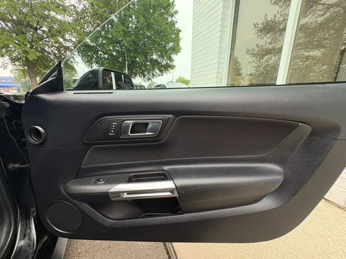 Used 2018 Ford Mustang GT RWD image 13