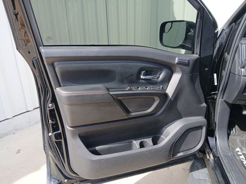 Used 2020 Nissan Titan PRO-4X w/ Pro-4x Convenience Package image 10