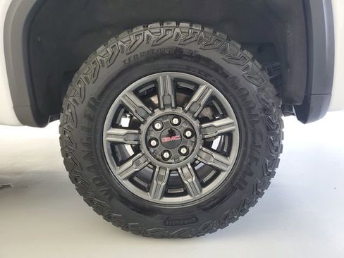 Used 2024 GMC Sierra 1500 AT4X AWD/4WD image 11