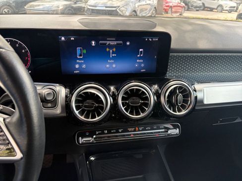 Used 2025 Mercedes-Benz GLB 250 image 21
