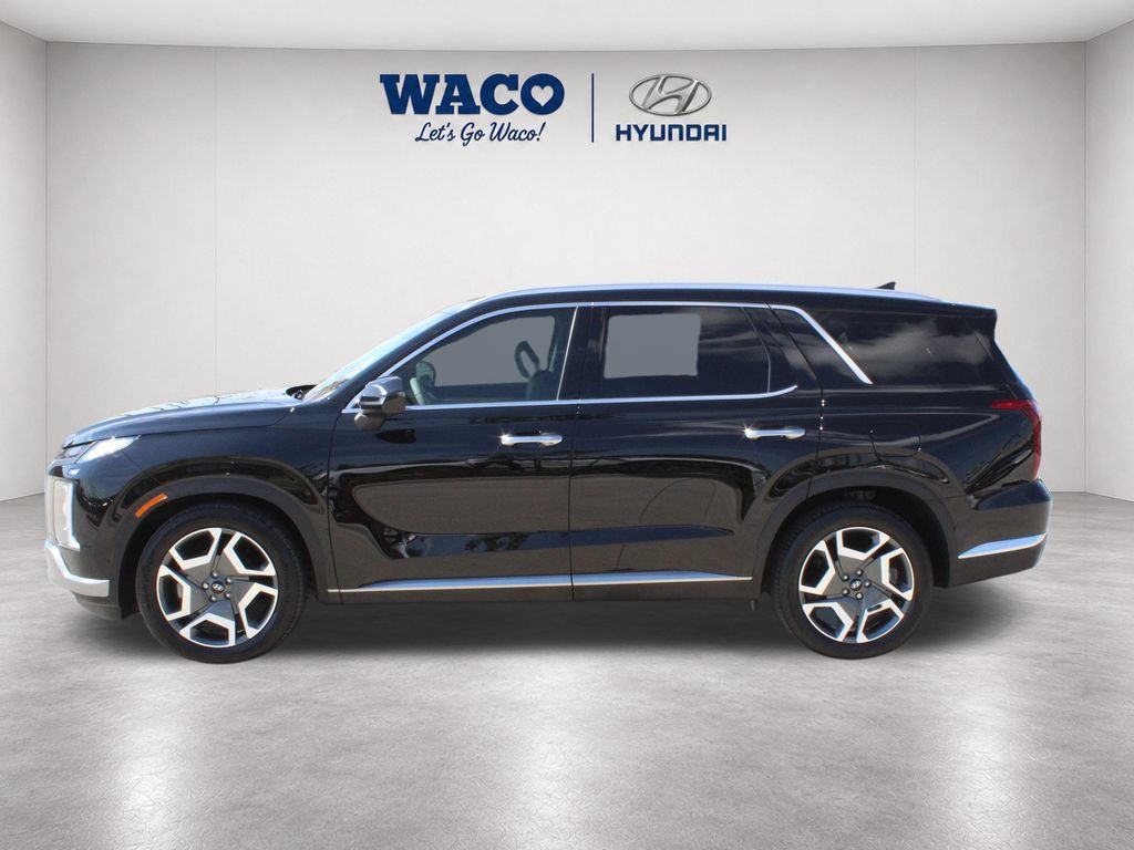 Used 2023 Hyundai Palisade Calligraphy w/ Winter Package FWD image 4