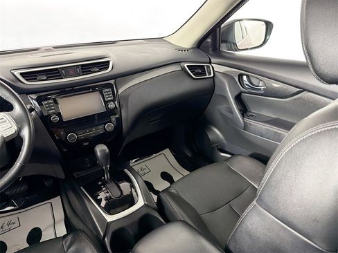Used 2016 Nissan Rogue SL image 22