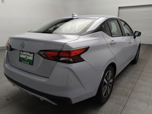 Used 2025 Nissan Versa SV FWD image 9