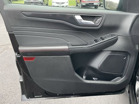 Used 2025 Ford Escape ST-Line w/ Equipment Group 301A image 11