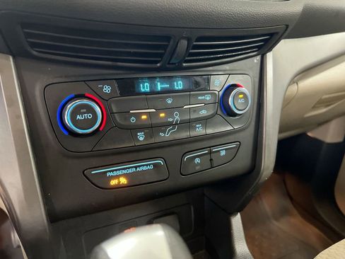 Used 2017 Ford Escape SE FWD image 16