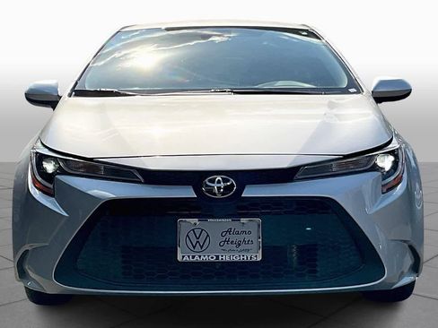Used 2020 Toyota Corolla LE image 3