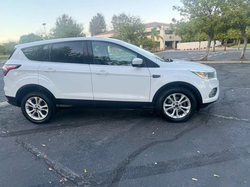 Used 2017 Ford Escape SE FWD image 30