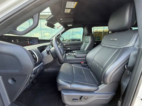 Used 2026 Ford Expedition Platinum w/ Stealth Appearance Package AWD/4WD image 13