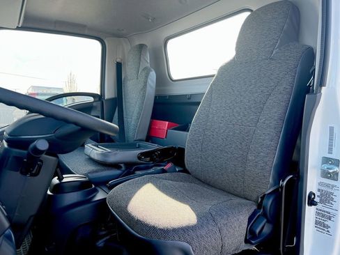 New 2025 Chevrolet Low Cab Forward image 8