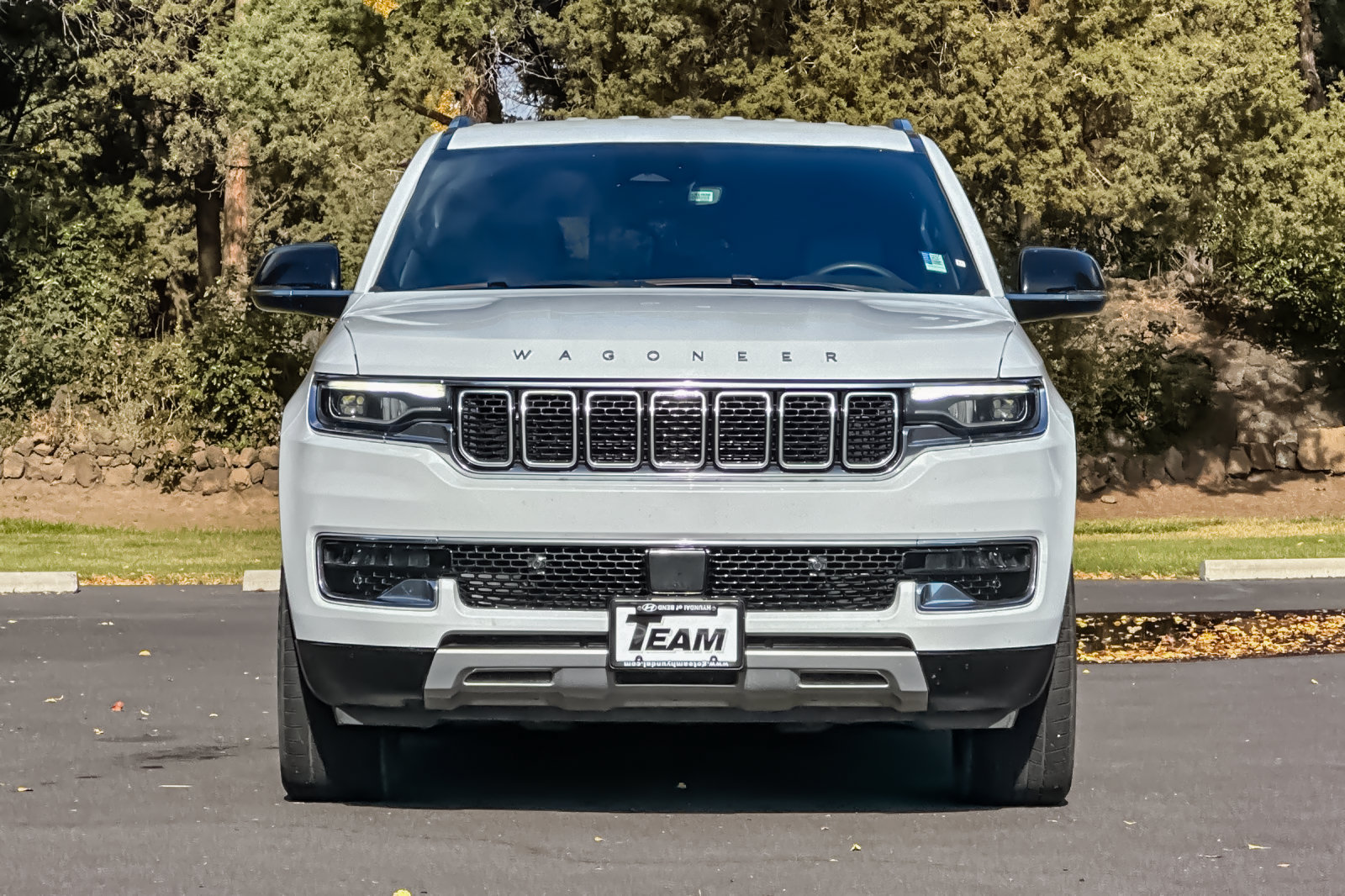 Used 2024 Jeep Wagoneer L Series II AWD/4WD image 10