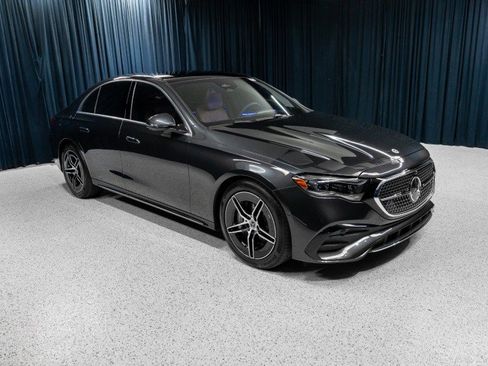 New 2026 Mercedes-Benz E 450 4MATIC Sedan image 3