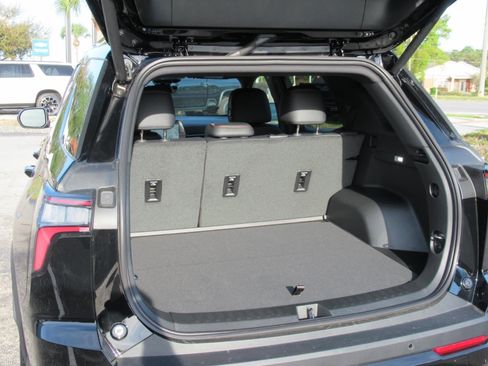 New 2026 Chevrolet Equinox RS w/ Convenience Package III FWD image 33