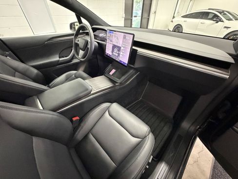 Used 2024 Tesla Model X AWD/4WD image 17