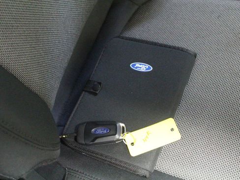 Used 2020 Ford Transit Connect XL image 21