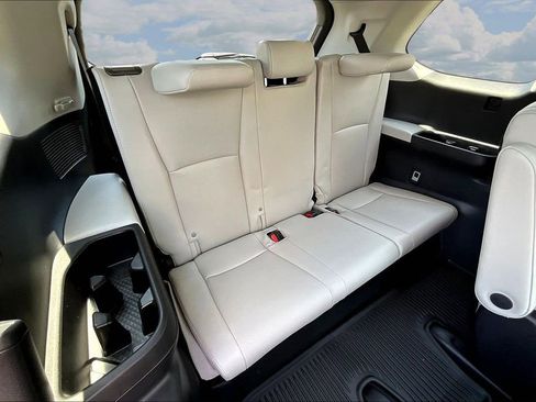 Used 2025 Toyota Grand Highlander AWD image 28