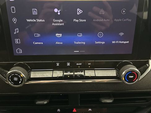 Used 2024 Chevrolet Colorado Trail Boss w/ Technology Package AWD/4WD image 47