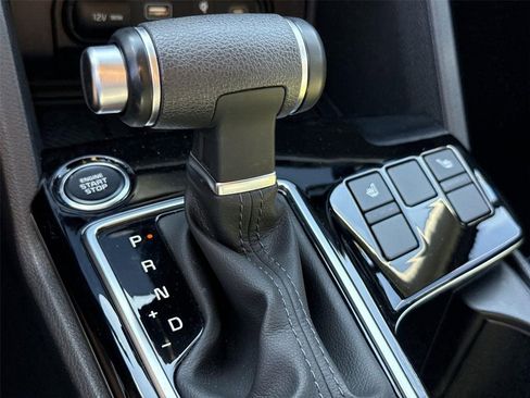 Used 2025 Kia Sportage EX image 14