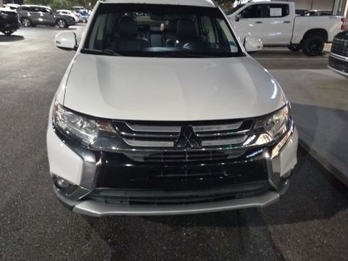 Used 2017 Mitsubishi Outlander SEL image 4