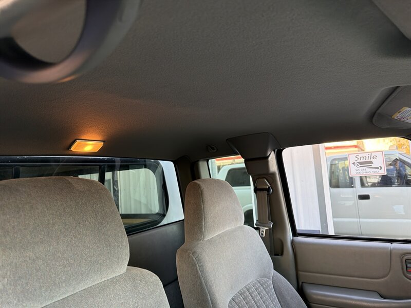 Used 2002 Chevrolet S10 Pickup 2WD Extended Cab image 25