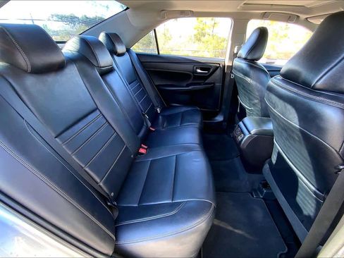 Used 2016 Toyota Camry XLE image 18