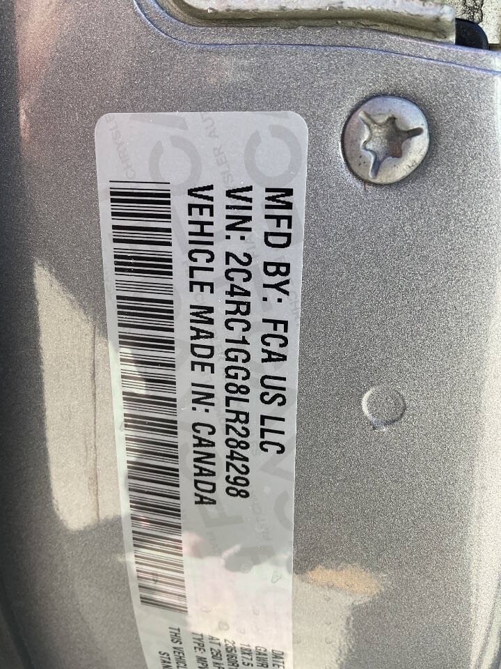 Used 2020 Chrysler Pacifica Limited FWD image 27