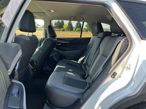 Used 2025 Subaru Outback Onyx Edition AWD/4WD image 25