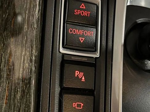 Used 2017 BMW X5 xDrive50i image 32