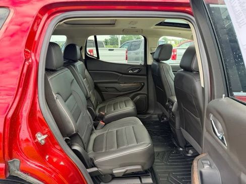 Used 2022 GMC Acadia Denali w/ Denali Ultimate Package AWD/4WD image 9