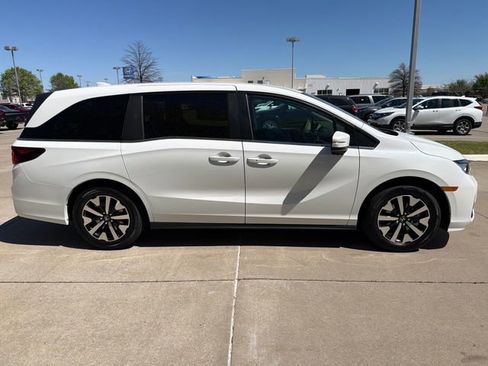 New 2026 Honda Odyssey EX-L image 6