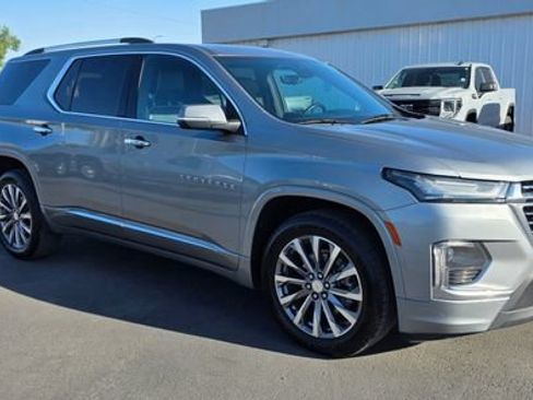 Used 2023 Chevrolet Traverse Premier AWD/4WD image 3