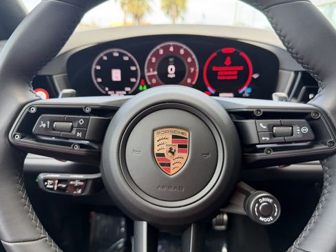 Certified 2025 Porsche Cayenne GTS AWD/4WD image 37