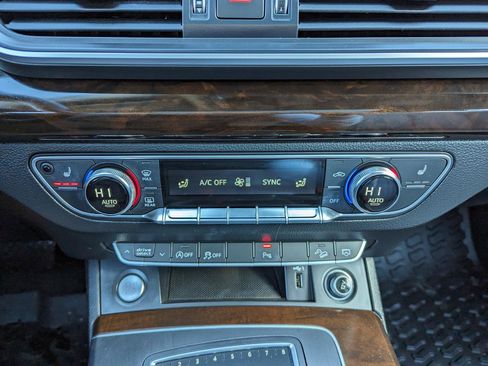 Used 2018 Audi Q5 2.0T Premium Plus w/ Premium Plus Package image 23