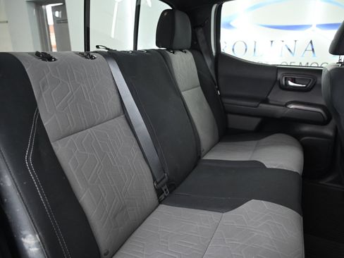 Used 2020 Toyota Tacoma TRD Off-Road image 39