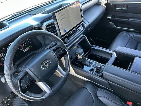 Used 2024 Toyota Sequoia Platinum image 10