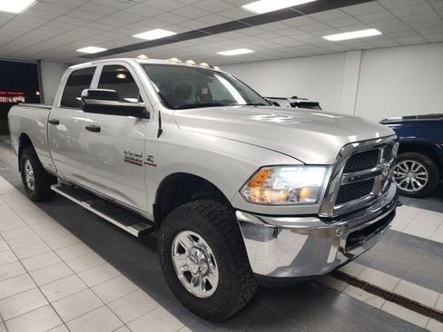 Used 2017 RAM 3500 Tradesman w/ Chrome Appearance Group image 6
