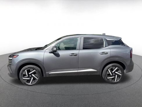 Used 2025 Nissan Kicks SV FWD image 6