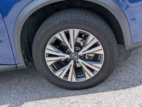 Used 2023 Nissan Rogue SV FWD image 10