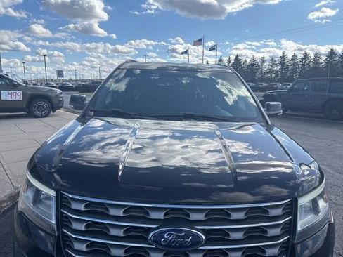 Used 2017 Ford Explorer XLT w/ Equipment Group 202A AWD/4WD image 6