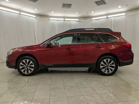 Used 2017 Subaru Outback 3.6R Limited image 5