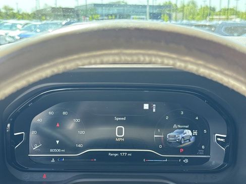 Used 2022 GMC Yukon Denali w/ Denali Premium Package AWD/4WD image 15