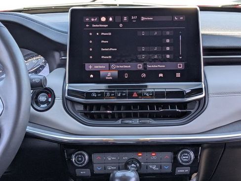 Used 2023 Jeep Compass Limited image 18