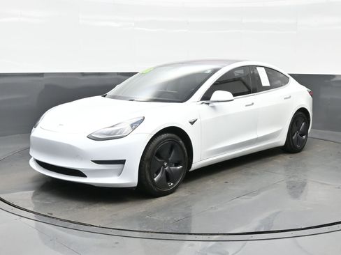 Used 2018 Tesla Model 3 Long Range image 2